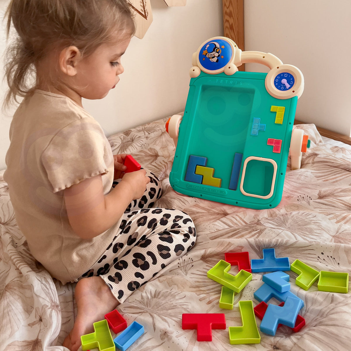 Colourful puzzle blocks on the reverse side