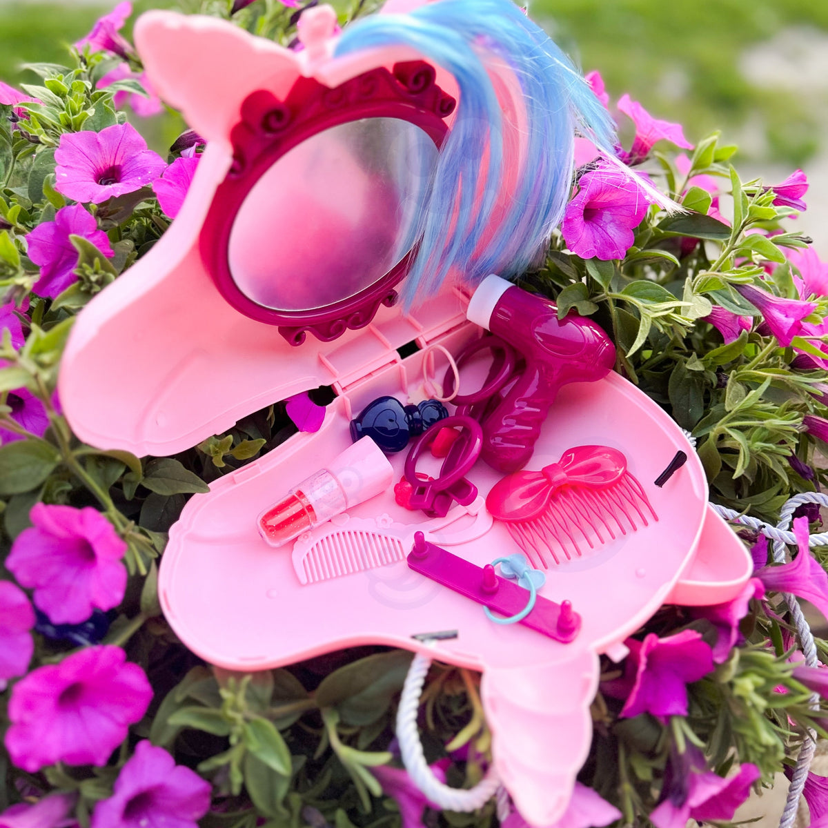 Woopie unicorn bag beauty salon – unicorn bag as a vanity