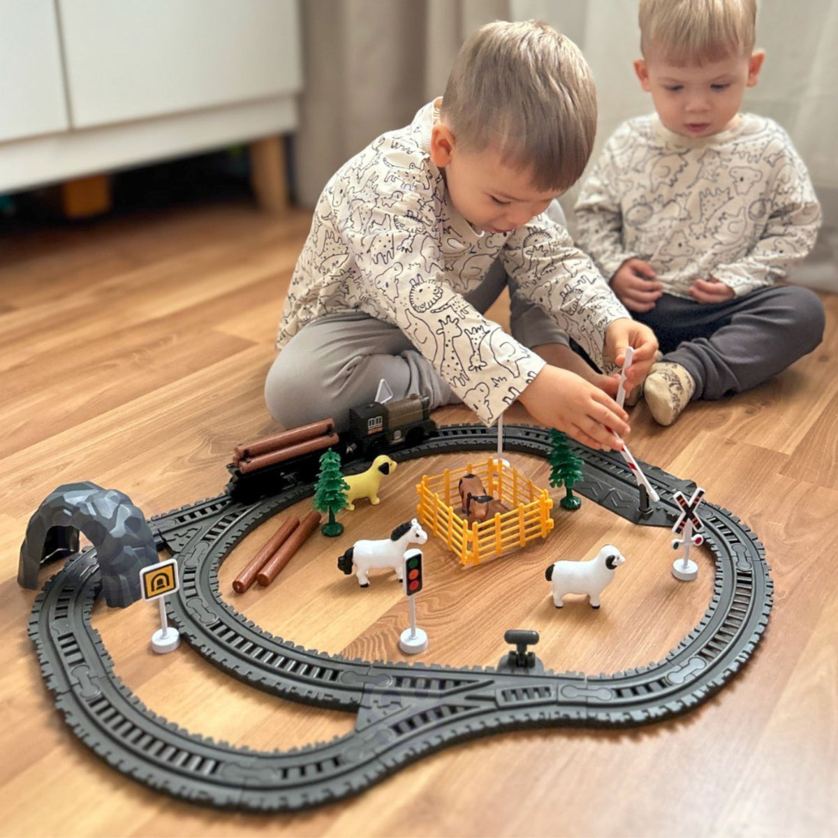 Woopie XL retro farm train – farm scenery with trees