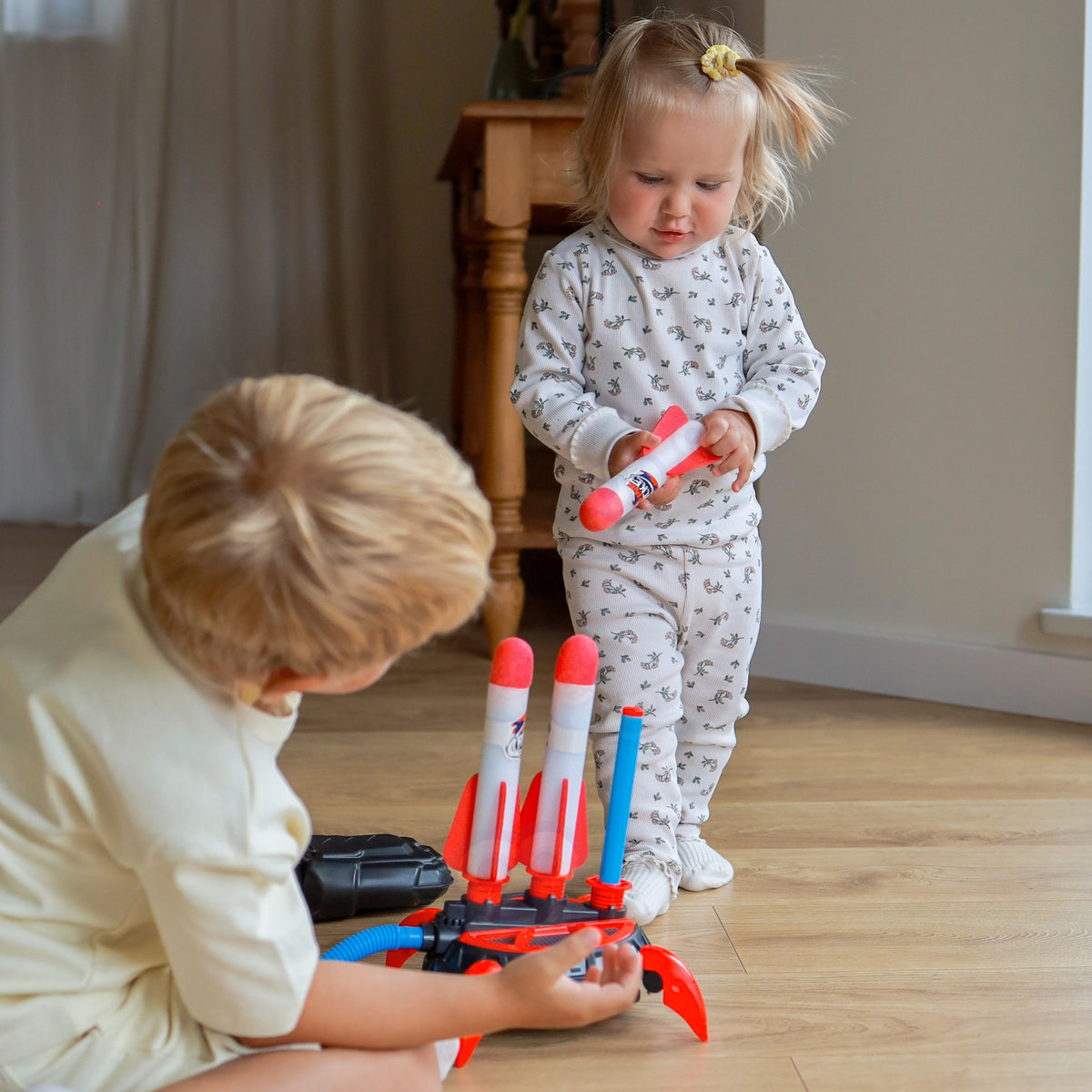 Six soft foam rockets in different sizes