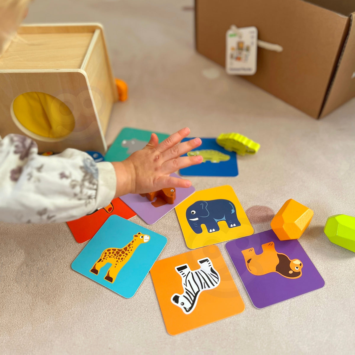 Woopie GREEN Montessori box 31–36 m – mystery touch box