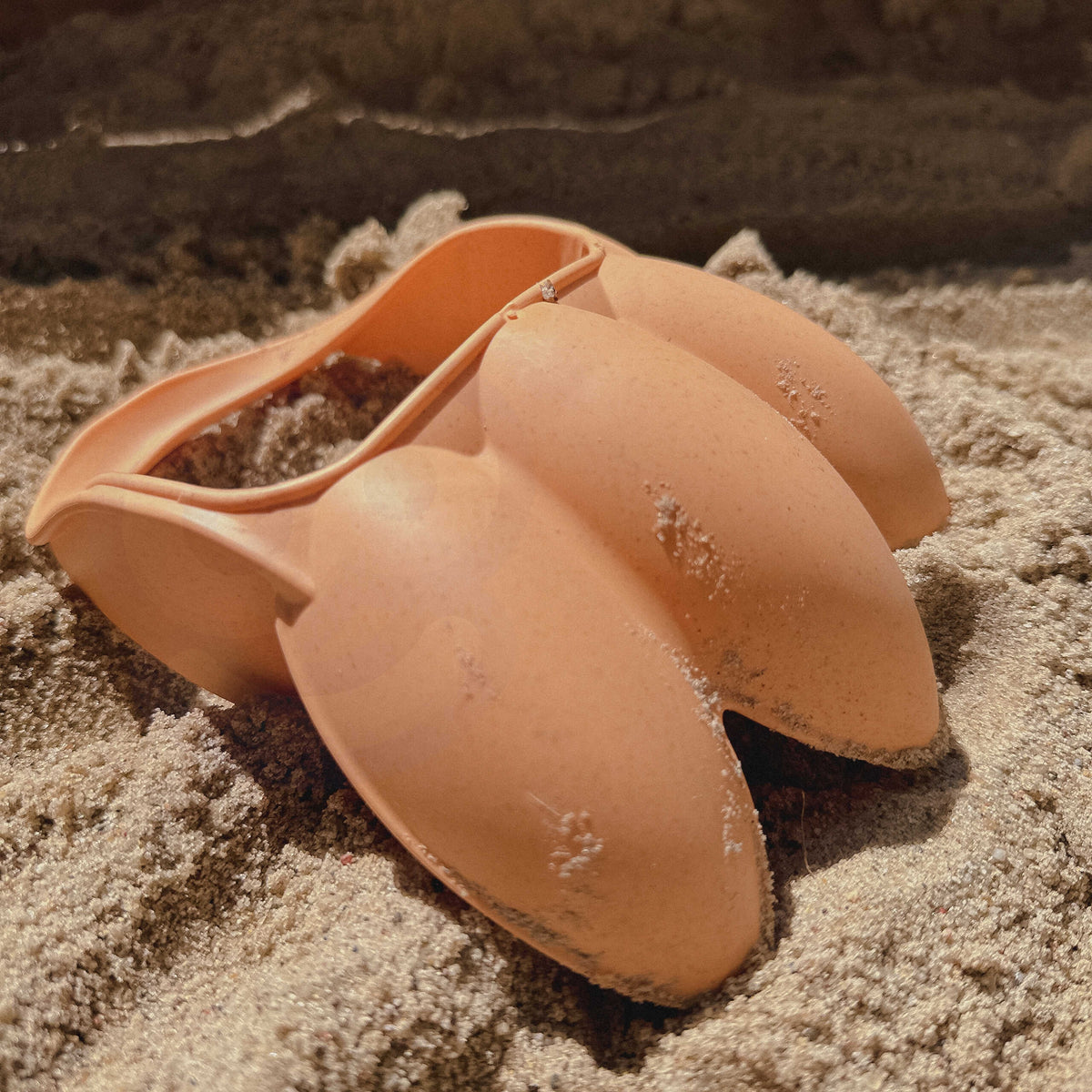 Claw sand scoop – wheat-based compostable material