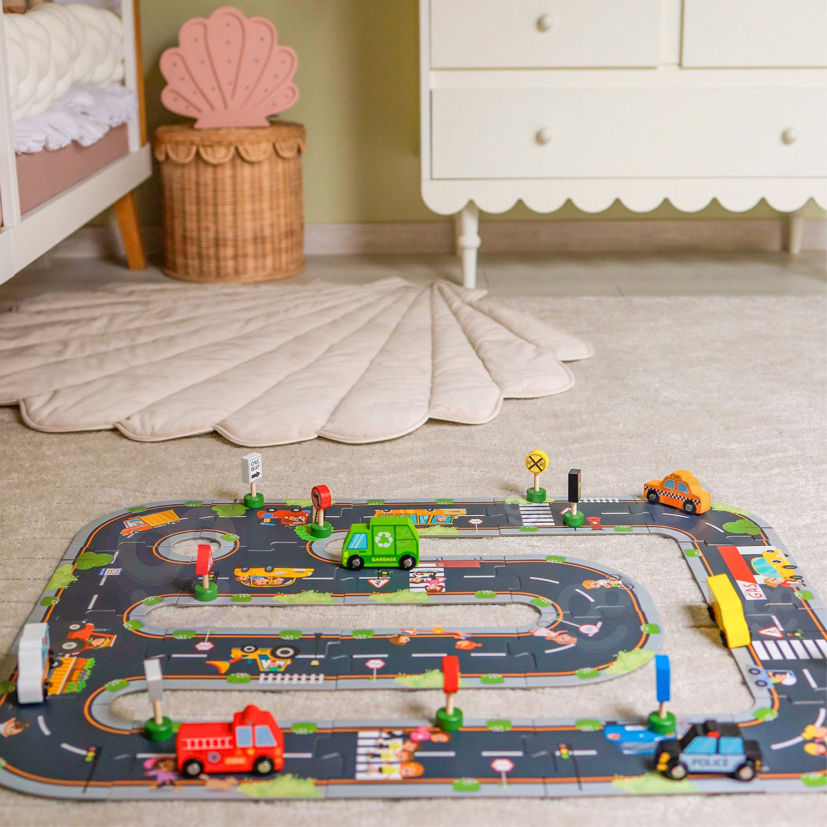 Wooden road puzzle – booklet with five layouts