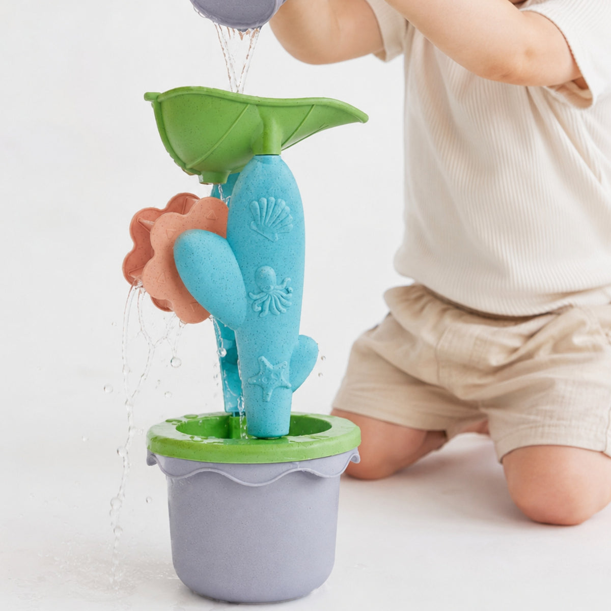 Woopie GREEN bucket with wheel – sieve for kids
