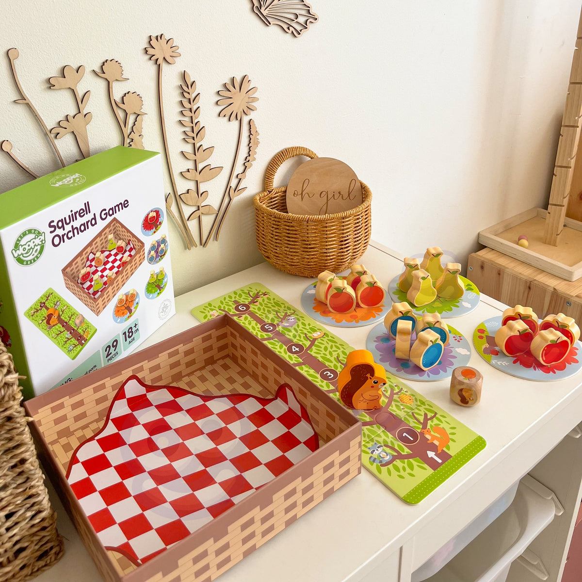 Squirrel board game – cooperative first game for little ones