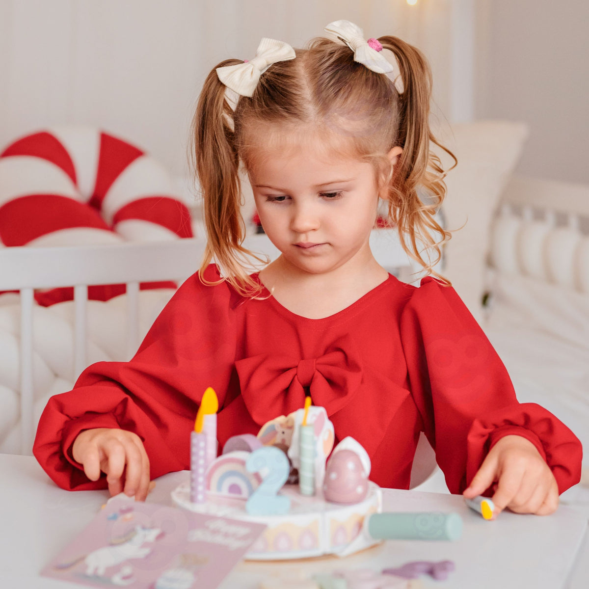 Wooden birthday cake – six slices joined with velcro