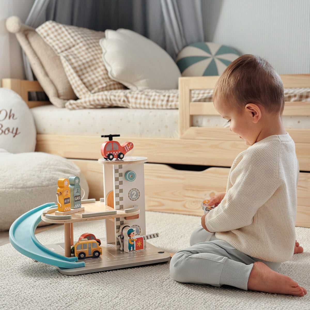 Wooden toy garage – helipad and helicopter with spinning rotor