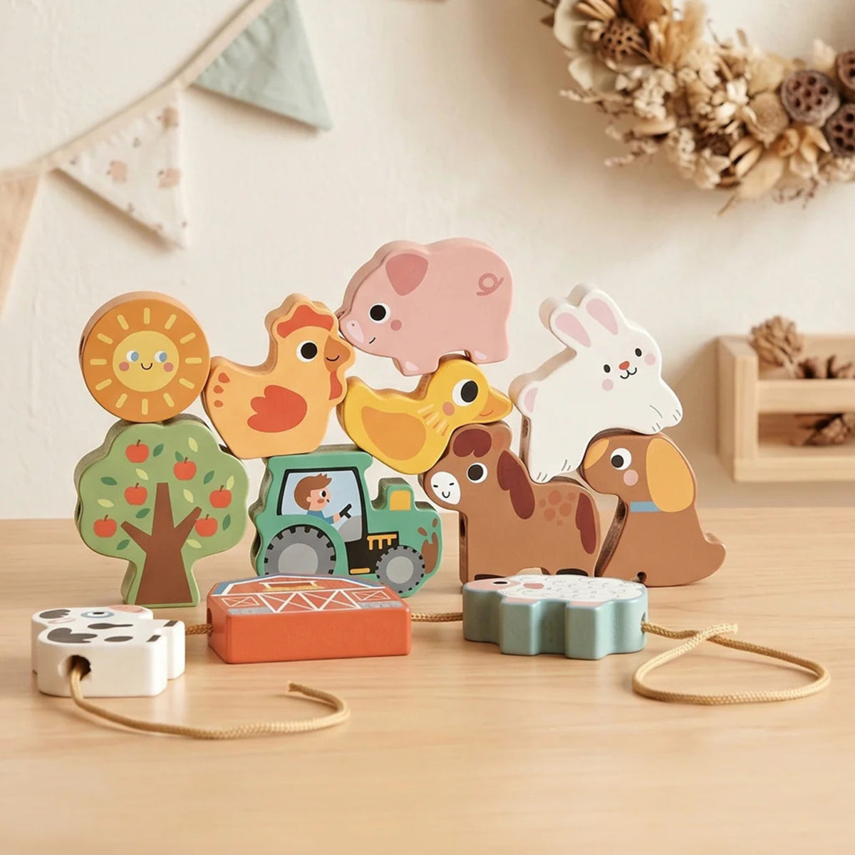 Wooden lacing farm – animals, plants, buildings and tractor