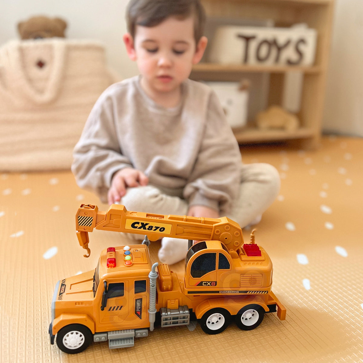 Woopie 1:14 crane truck – four coloured roof buttons