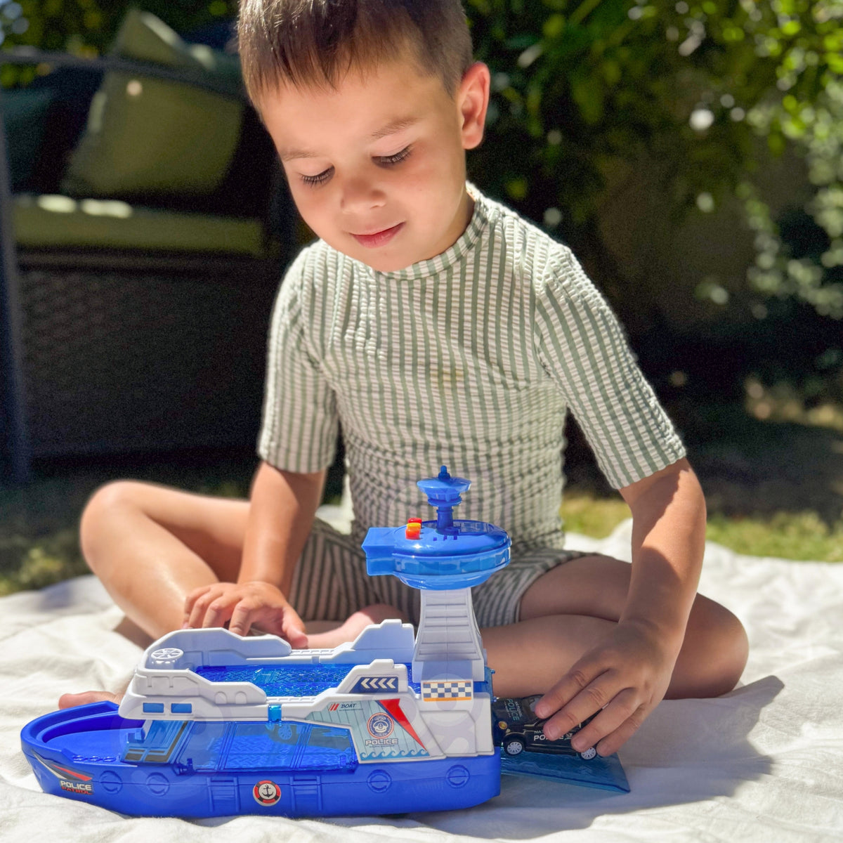 Woopie police patrol boat – boat with opening deck and ramp