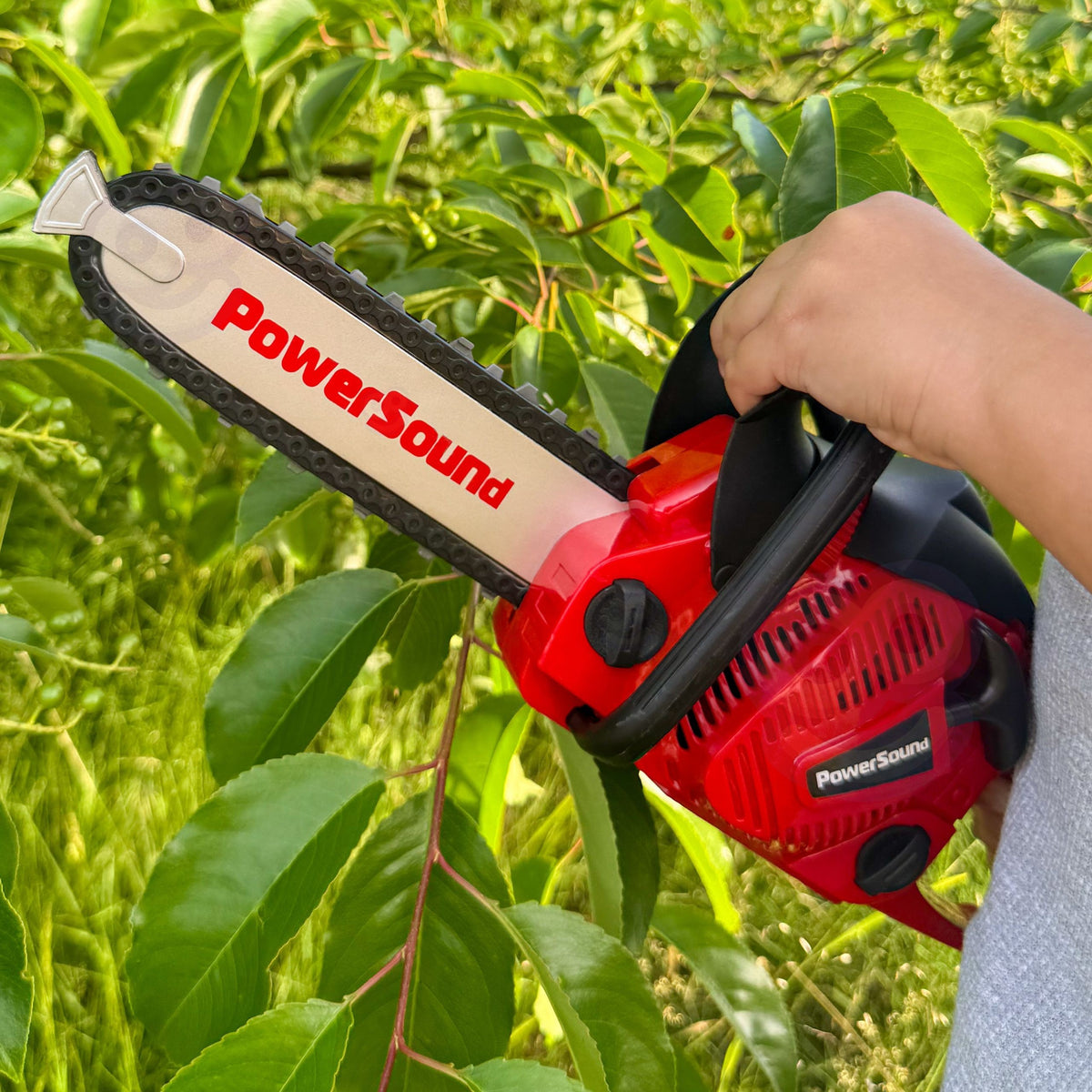 Toy chainsaw – realistic petrol engine sounds