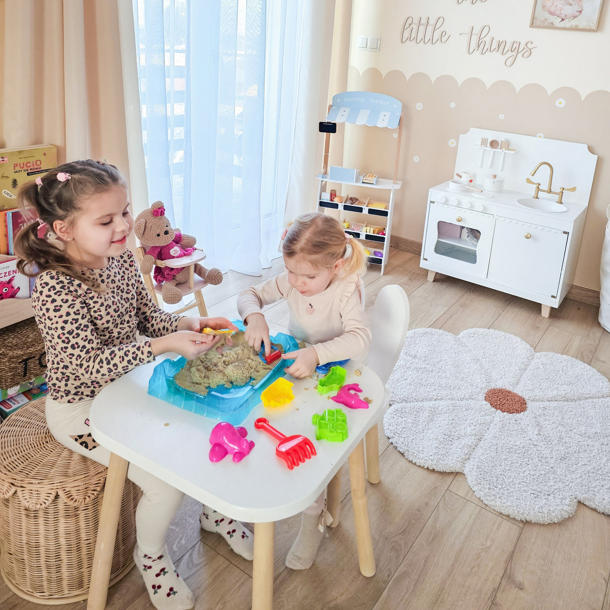 Woopie kinetic sand 0.5 kg – tray as a mini sandbox