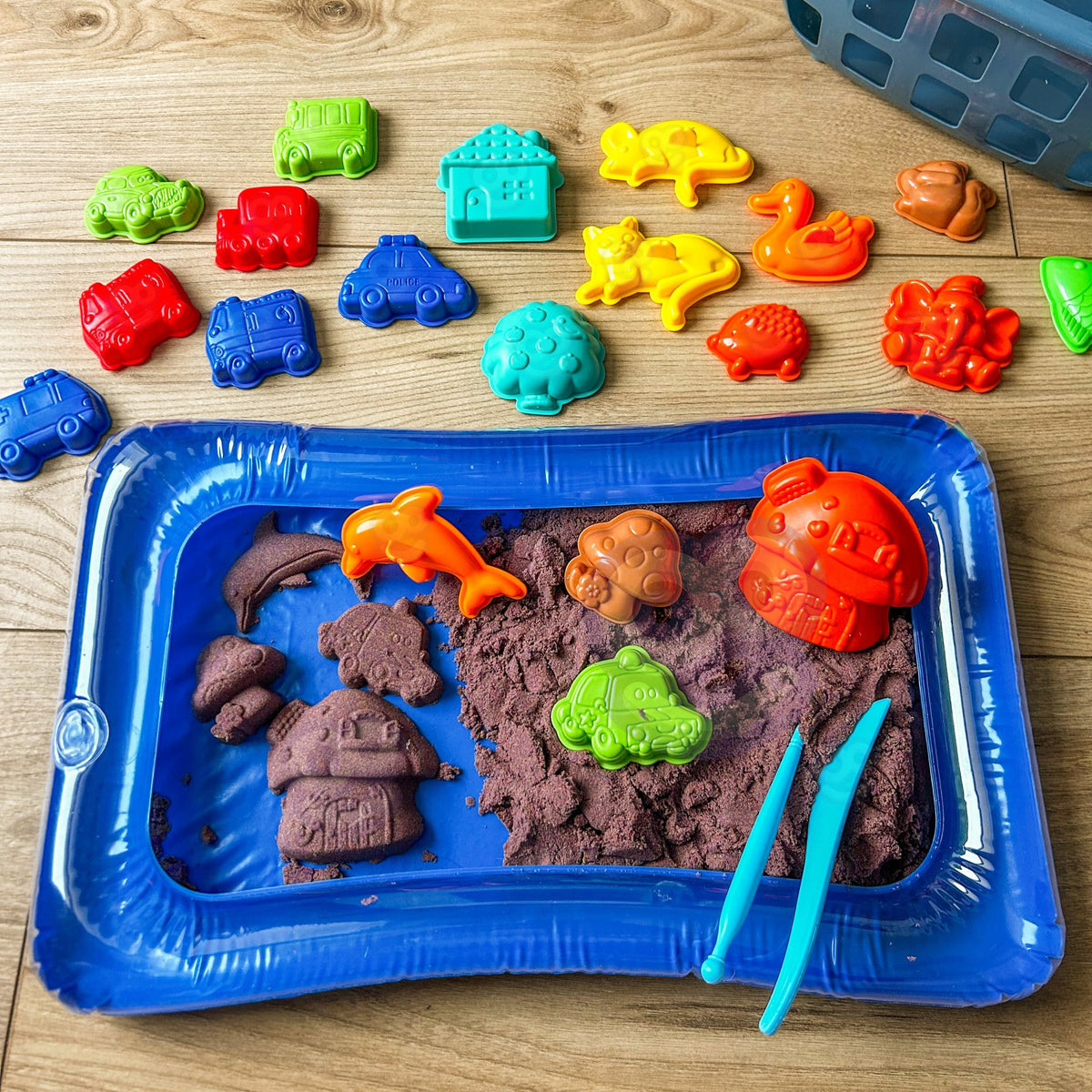 Kinetic sand basket – sand in four colours