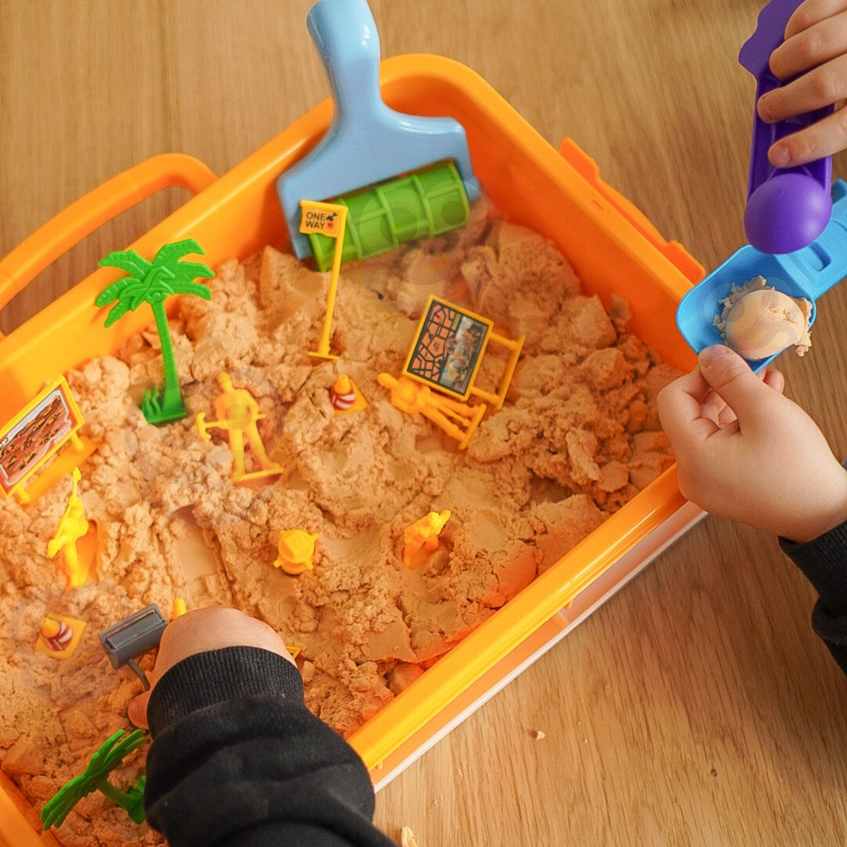 Kinetic sand set – excavators, dump trucks and rollers