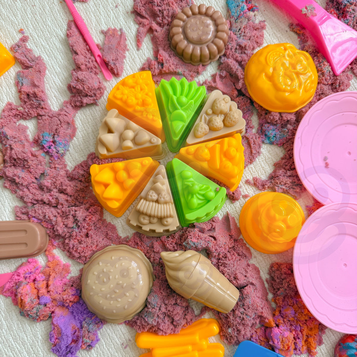 Kinetic sand set – moulds for ice cream, cookies and cupcakes