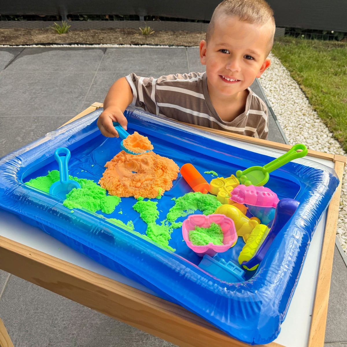 Woopie kinetic sand pool set – inflatable play pool