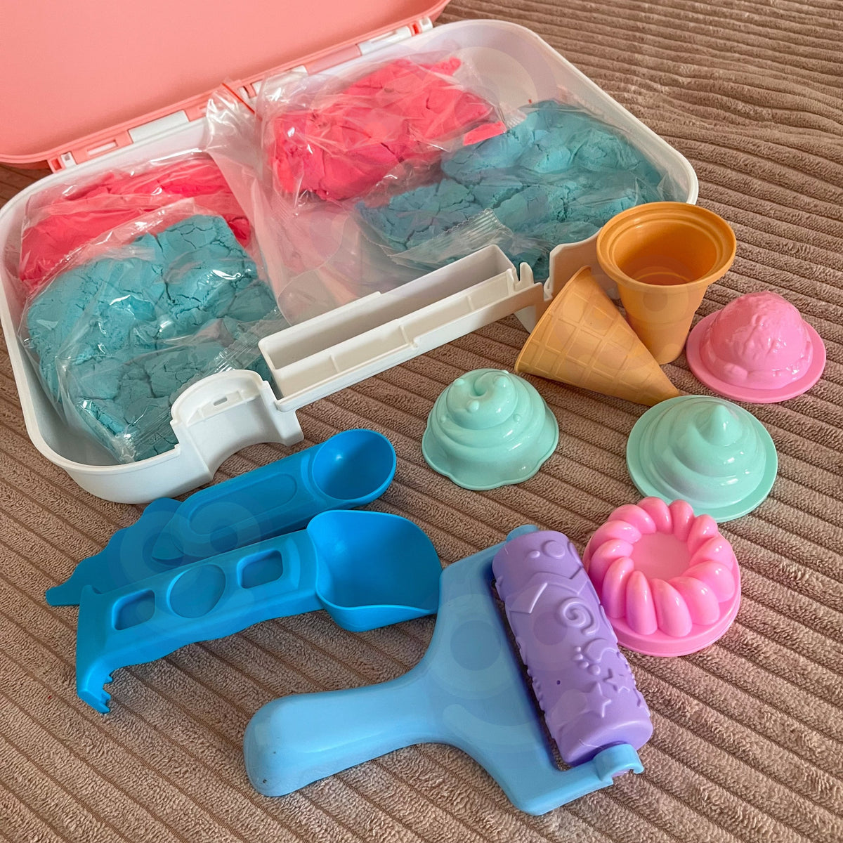 Kinetic sand ice cream set – roller, spatula and spoon