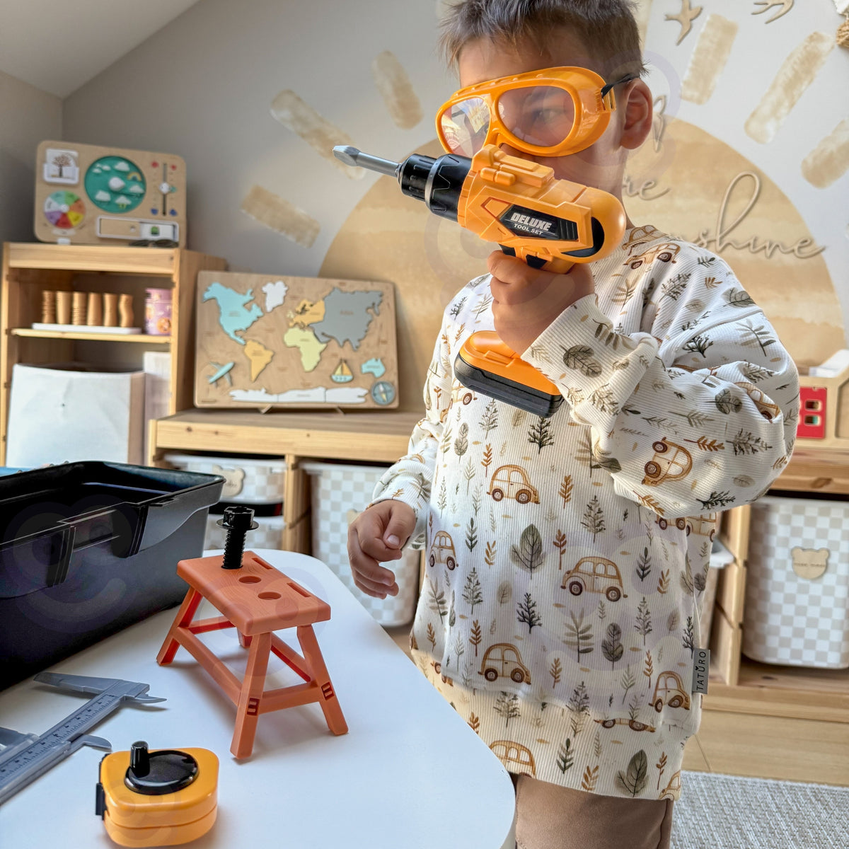 Safety goggles, mask and mini workbench for kids