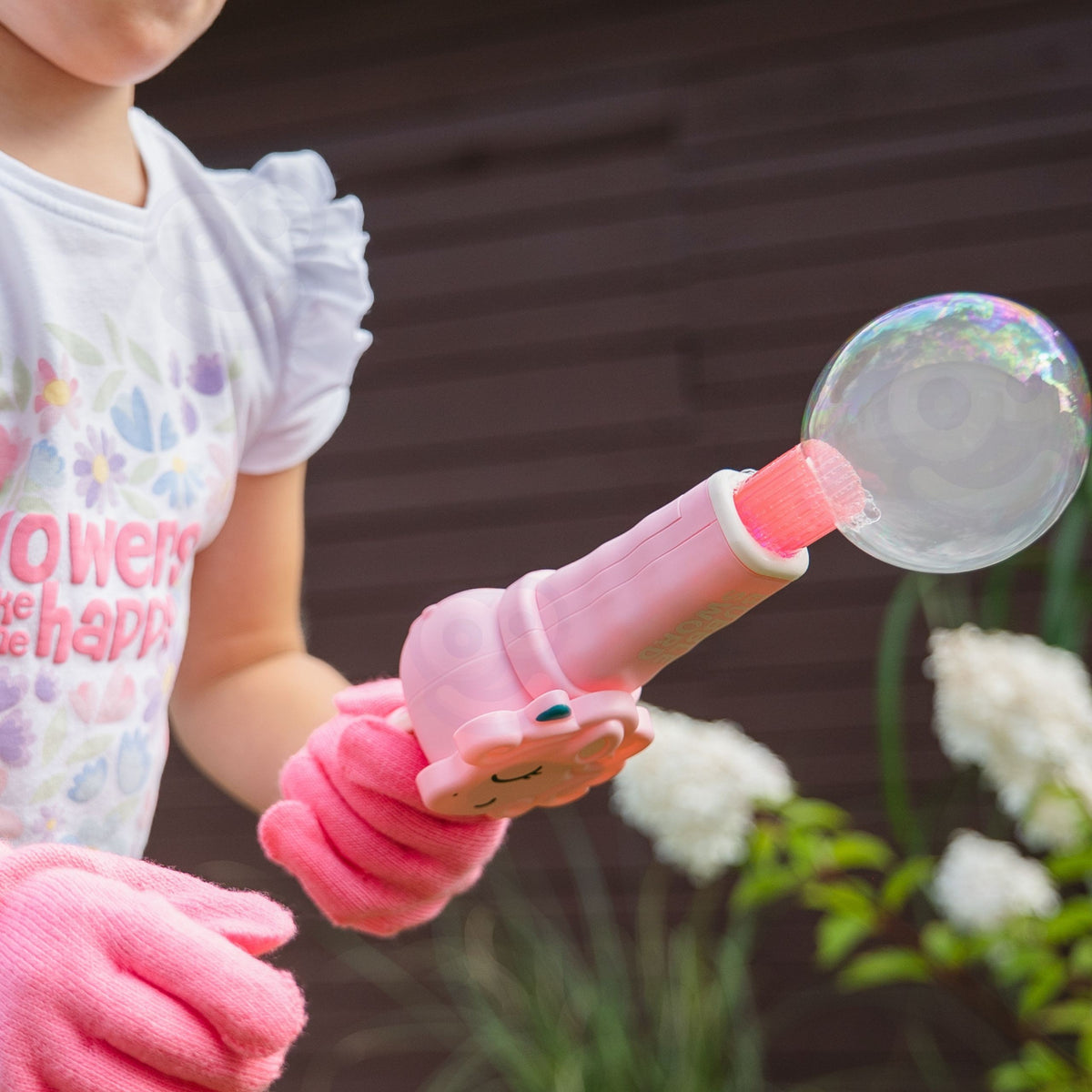 Smoke bubble machine – gloves for bouncing bubbles