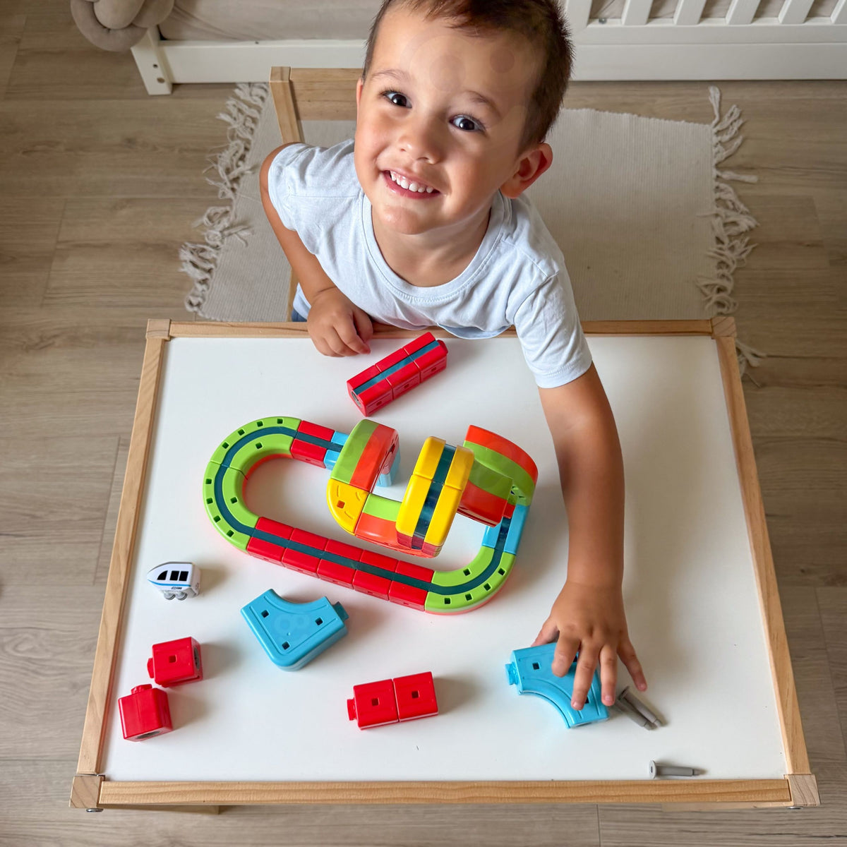 Woopie Magic Cube track 32 pcs – train upside down on the track