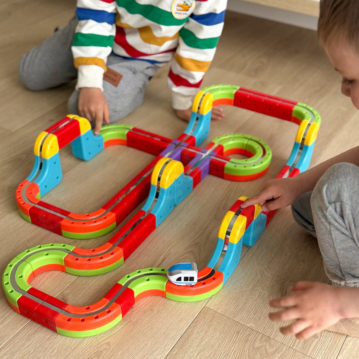 Woopie Magic Cube trase, 68 d. – milzīga daudzkrāsaina trase