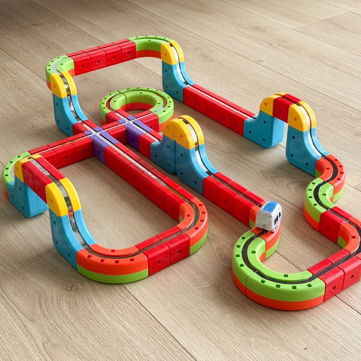 Woopie Magic Cube track 68 pcs – all 68 pieces laid out