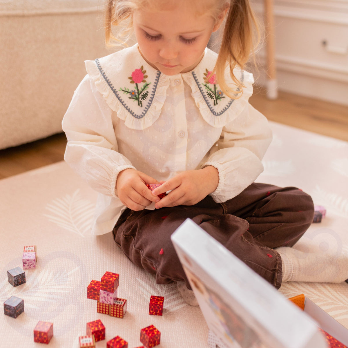 Magnetic pixel cubes – lava, stone and crystal graphics