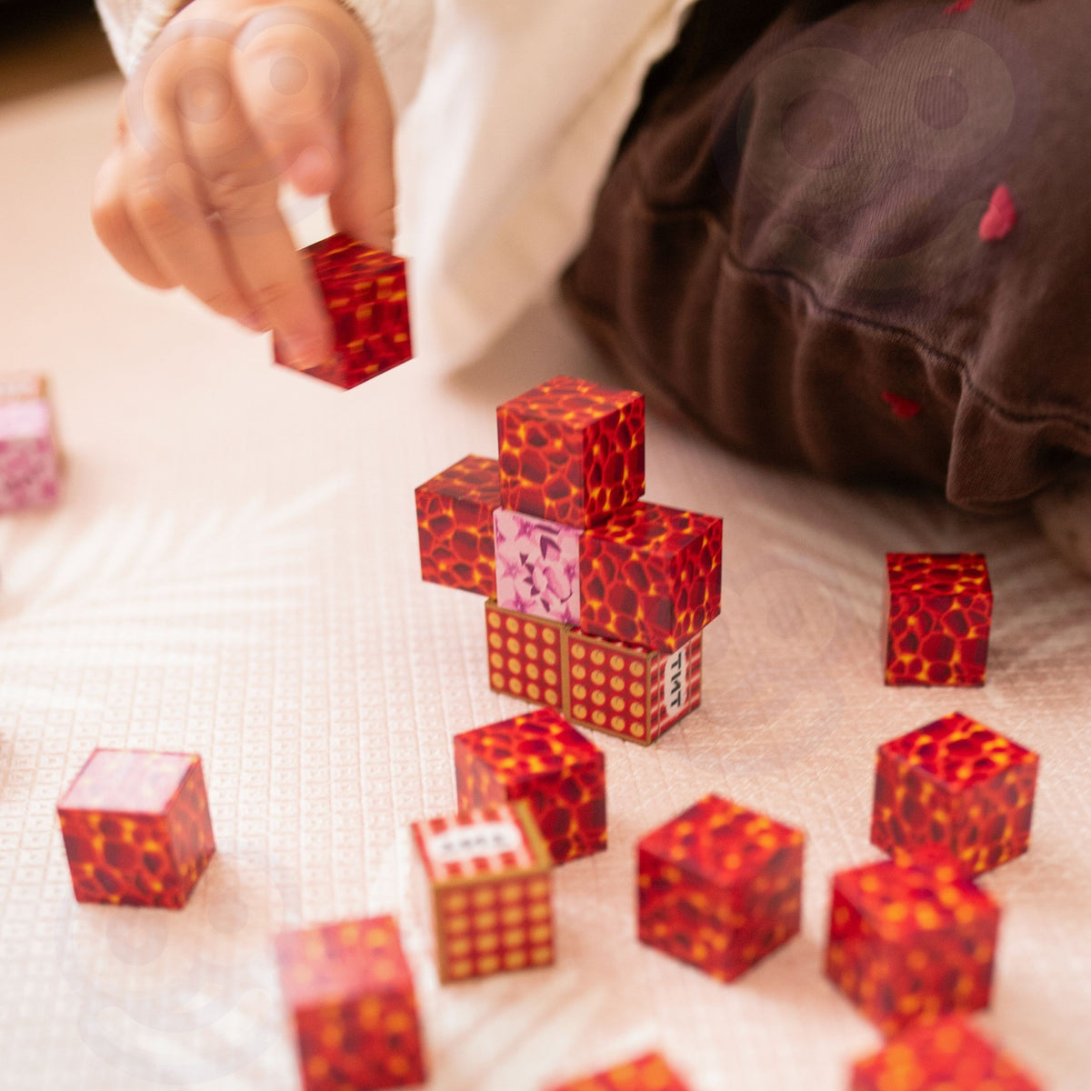 Magnetic pixel cubes – small 2 cm cubes for detailed worlds
