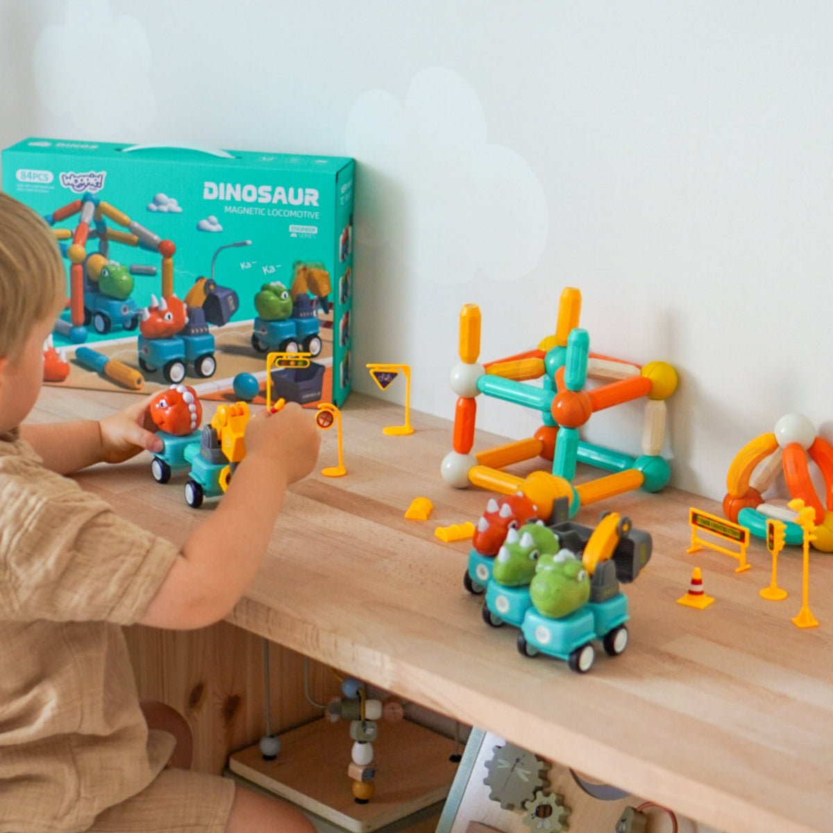 Dinosaur cement mixer made from the magnetic set