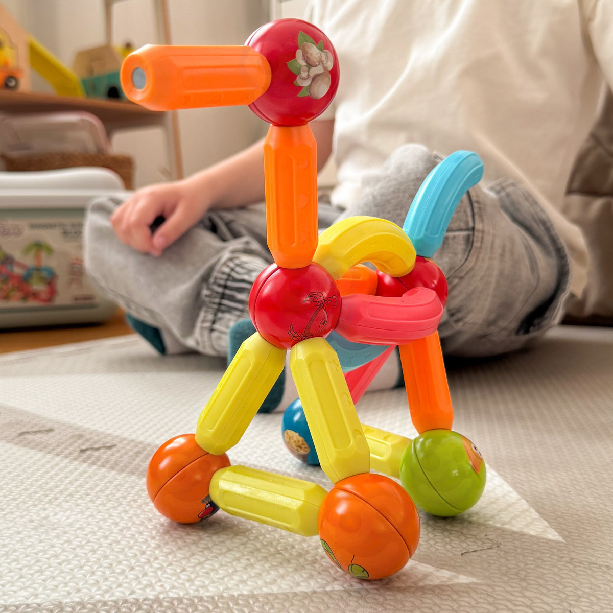 Woopie magnetic sticks case 128 – balls with faces