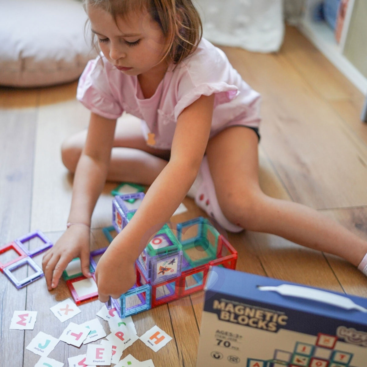 Woopie magnetic tiles with cards – tower build