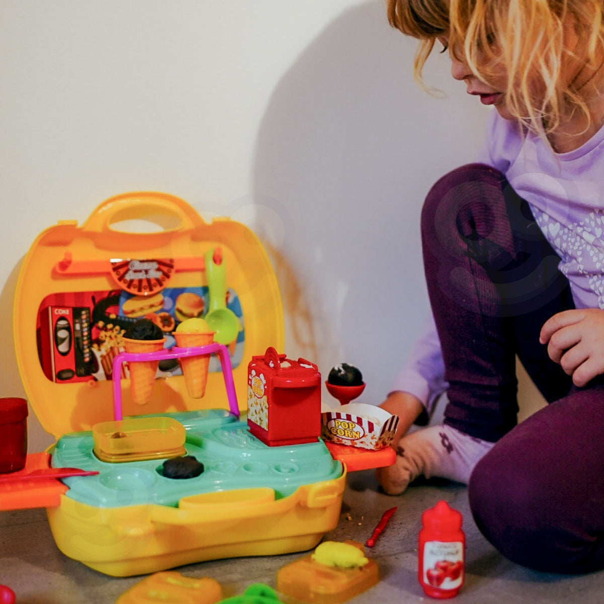 Play dough burgers, hot dogs, waffles and ice cream