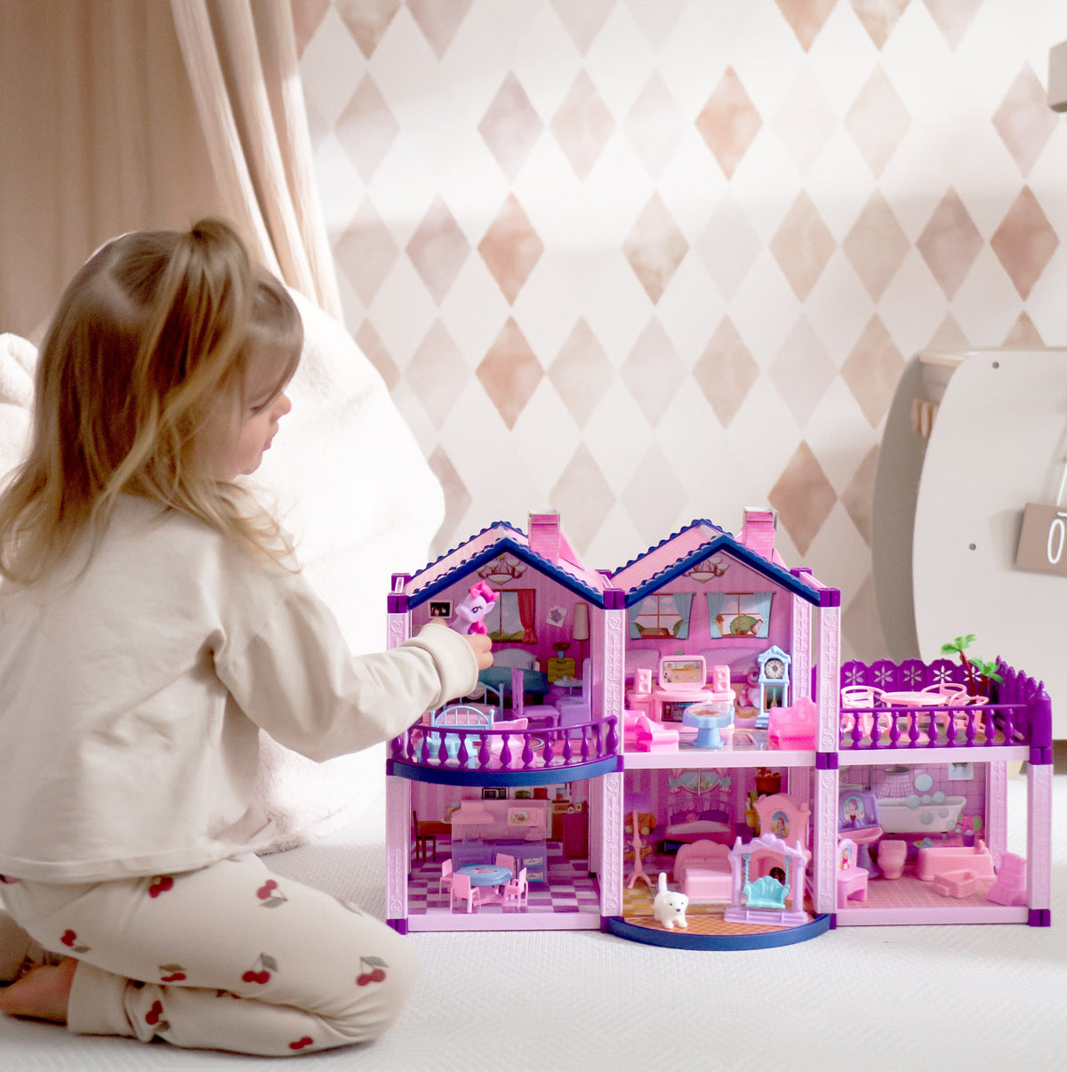 Woopie pony fantasy villa – furnished rooms