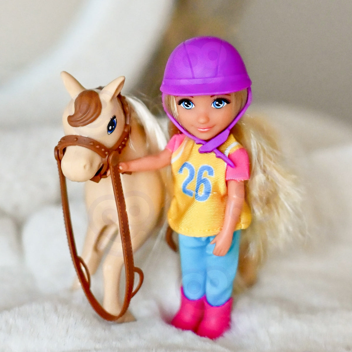Woopie Ankiki rider and horse – rider on a light brown horse