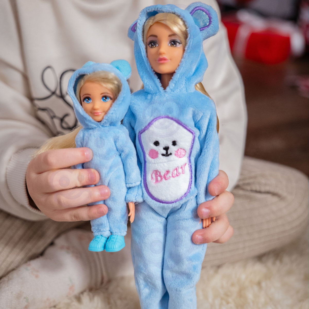 Woopie Royal dolls in teddy jumpsuits – big and small doll side by side