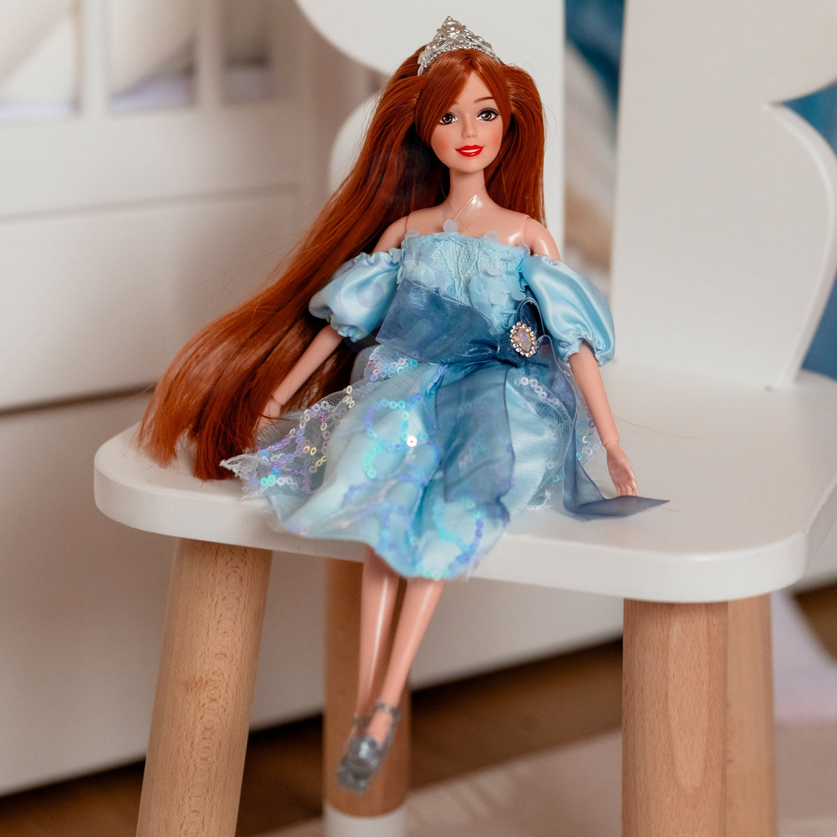 Woopie Royal Emi in blue tulle dress – long brown hair and crown