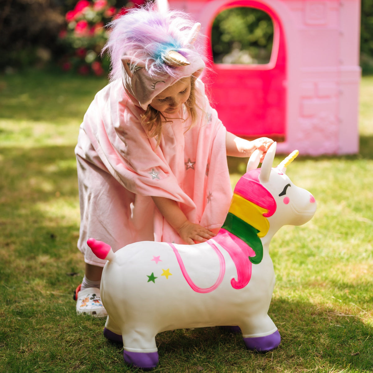 Bouncy unicorn – four non-slip legs for a stable base