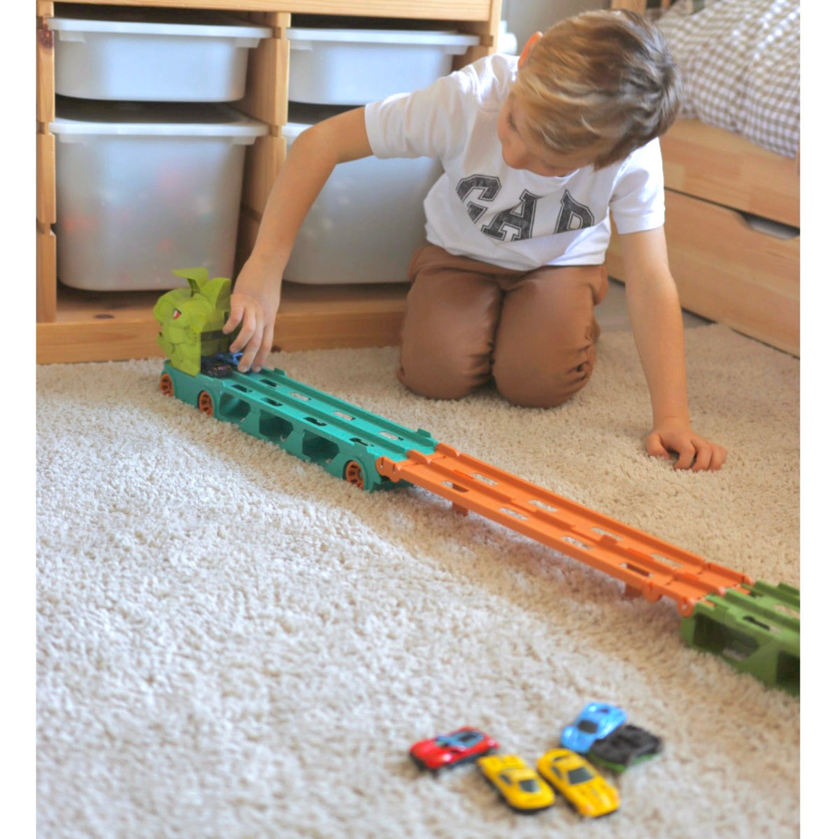 Dinosaur truck – transporter for storing toy cars