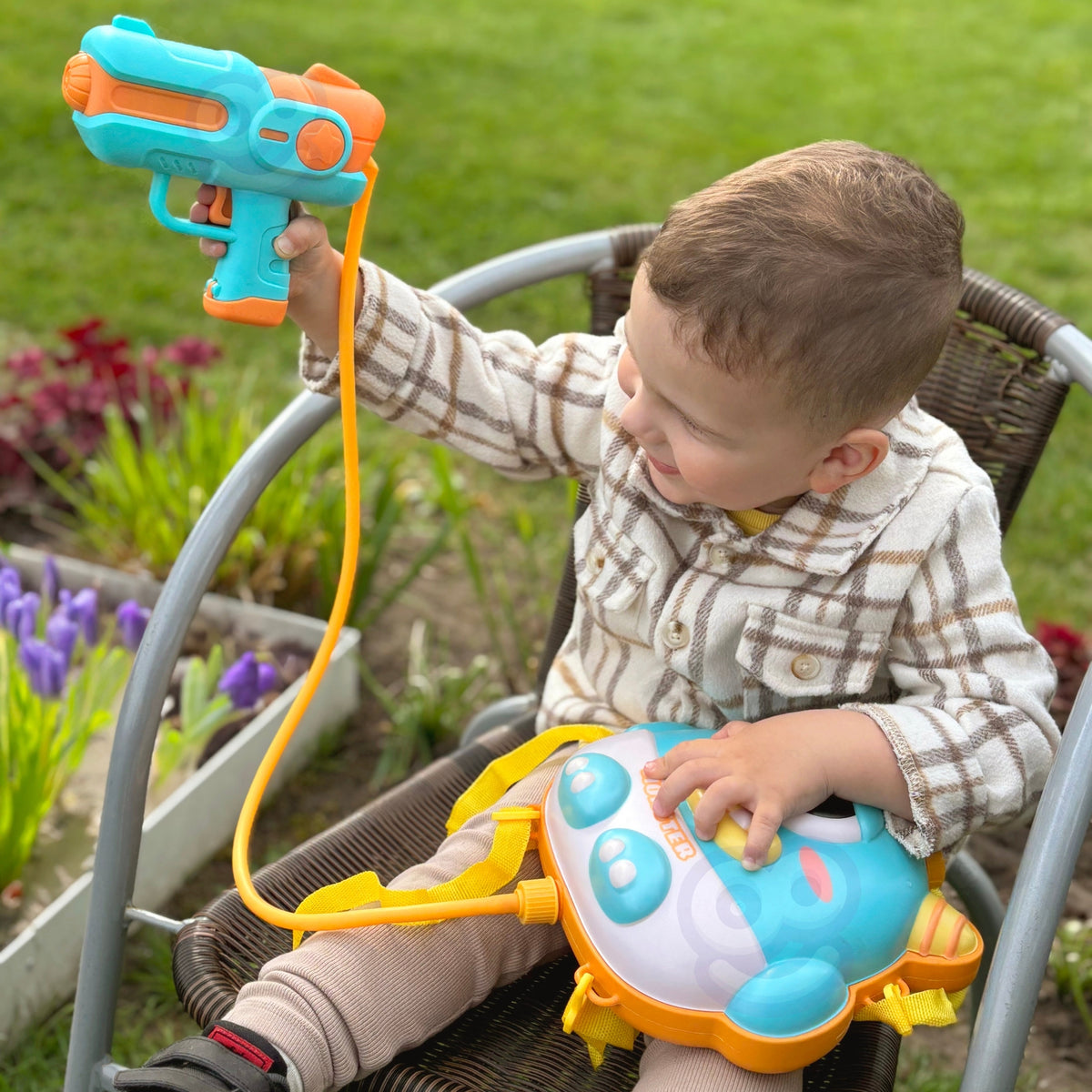 Woopie UFO Monster backpack water gun – backpack tank with valve