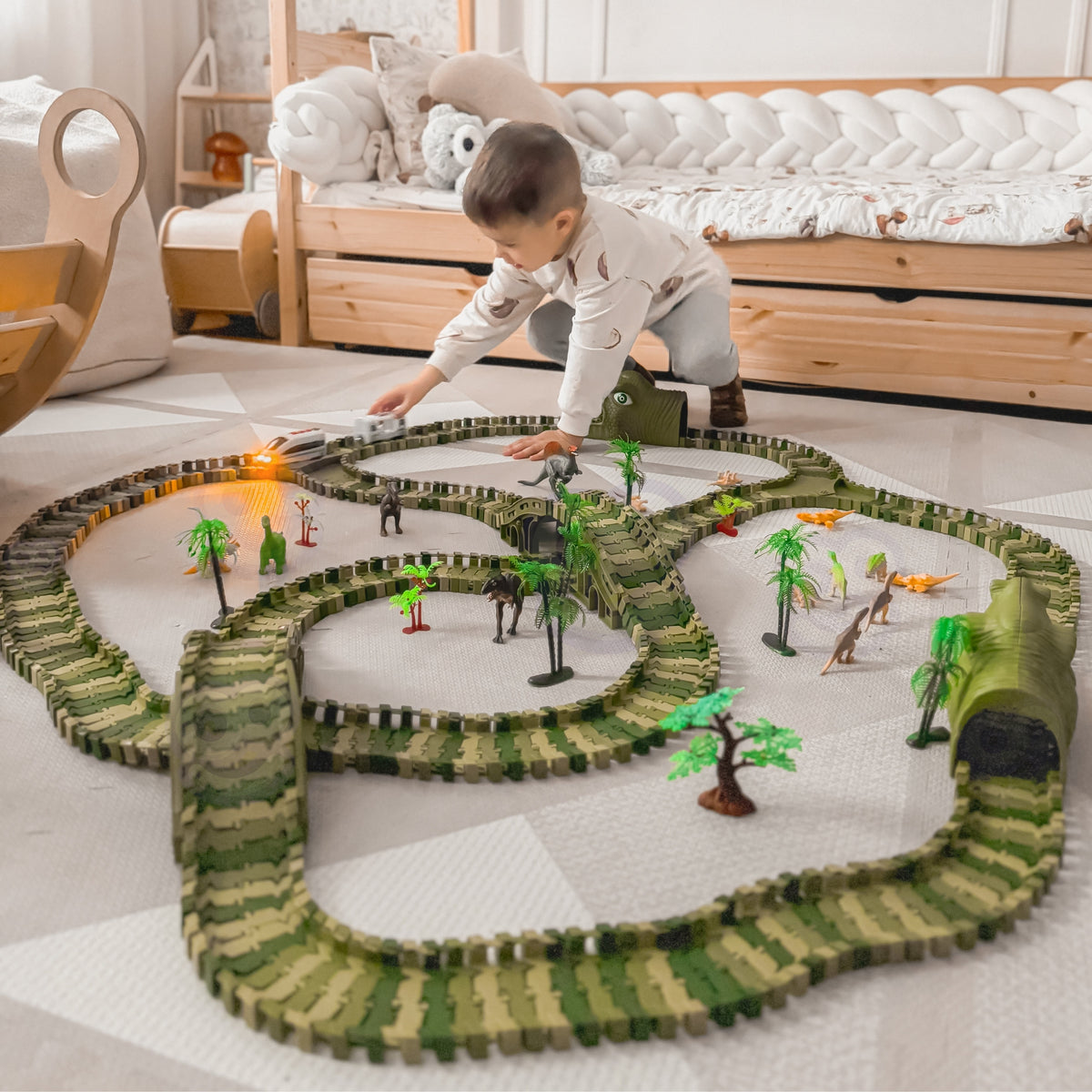 Woopie XXL dinozauru trase – tunelis dinozaura galvas formā