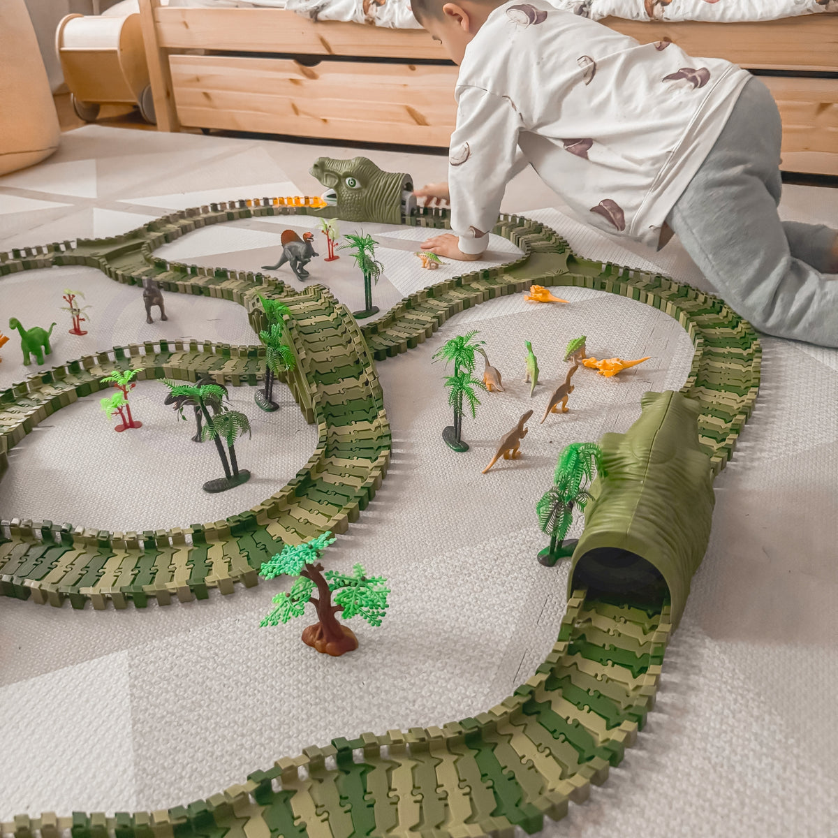 Woopie XXL dinozauru trase – elektriskais auto trasē